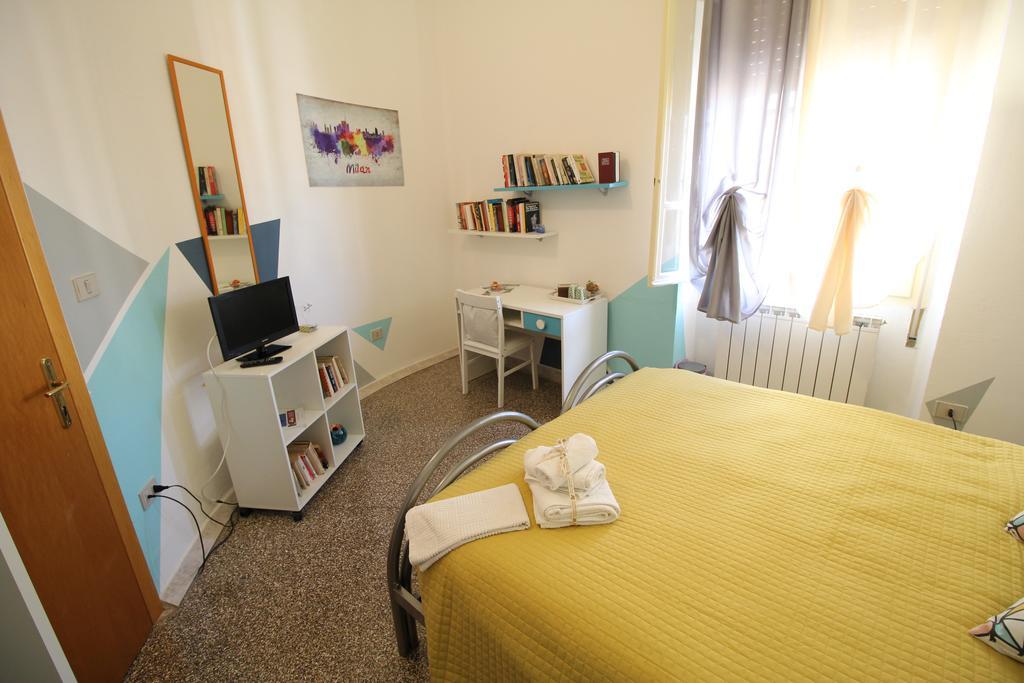 לינה וארוחת בוקר סאסארי Bed 'N Books מראה חיצוני תמונה