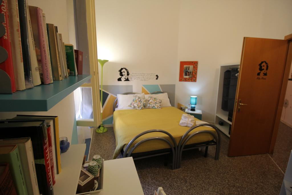 לינה וארוחת בוקר סאסארי Bed 'N Books מראה חיצוני תמונה