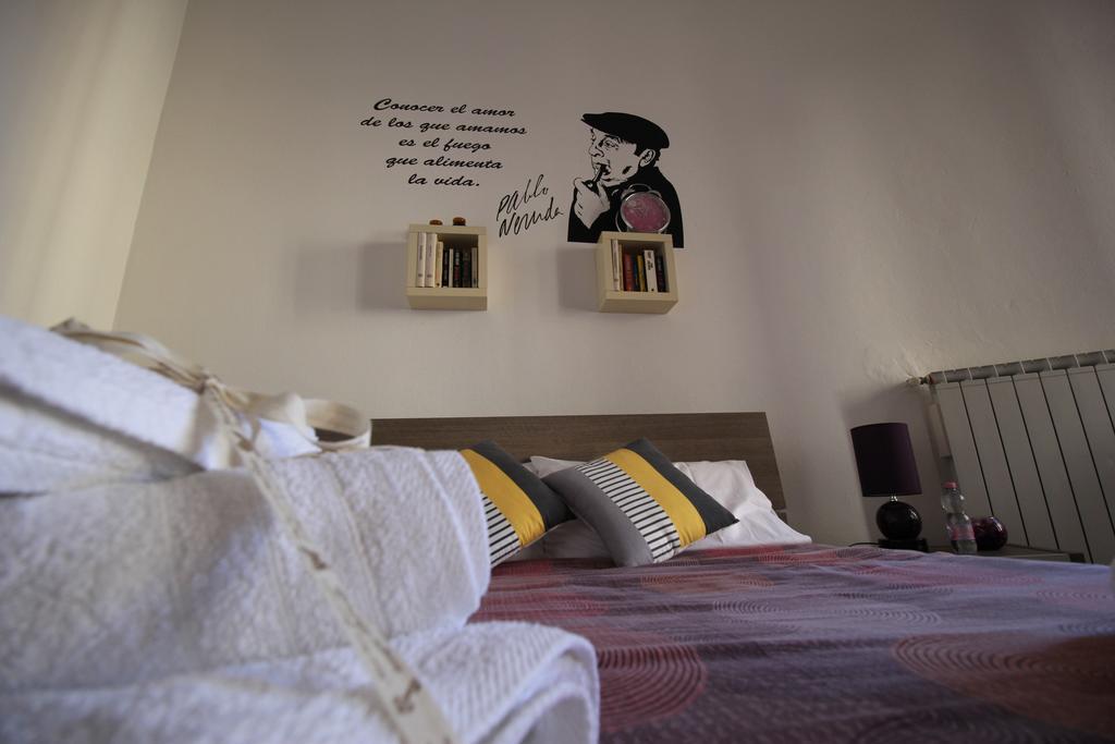 לינה וארוחת בוקר סאסארי Bed 'N Books מראה חיצוני תמונה