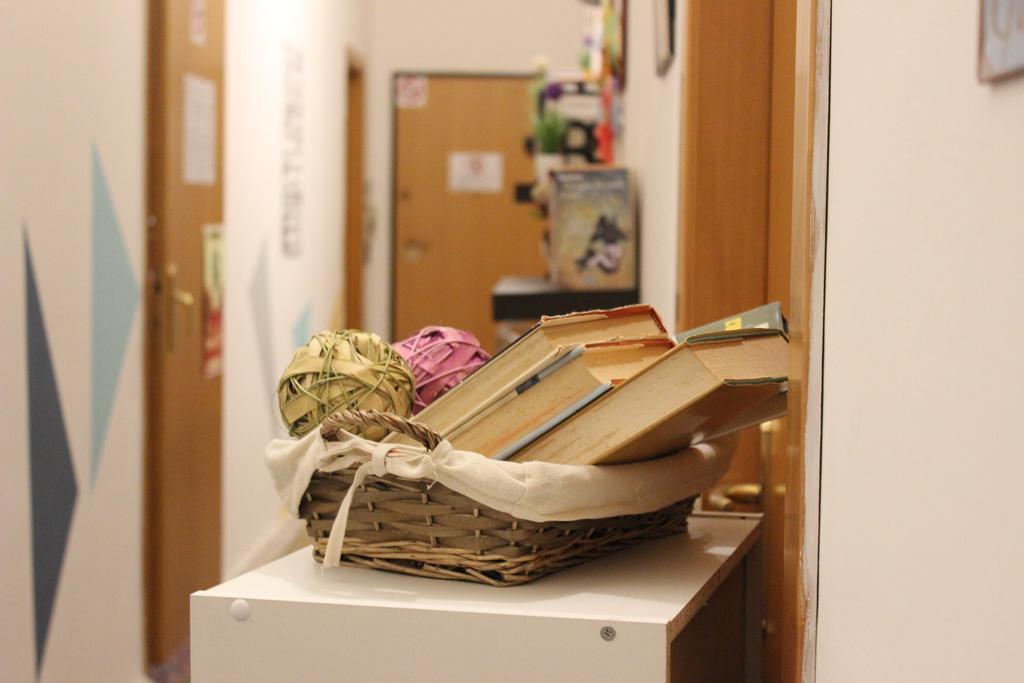 לינה וארוחת בוקר סאסארי Bed 'N Books מראה חיצוני תמונה