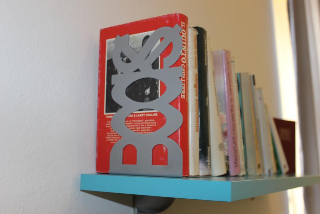 לינה וארוחת בוקר סאסארי Bed 'N Books מראה חיצוני תמונה