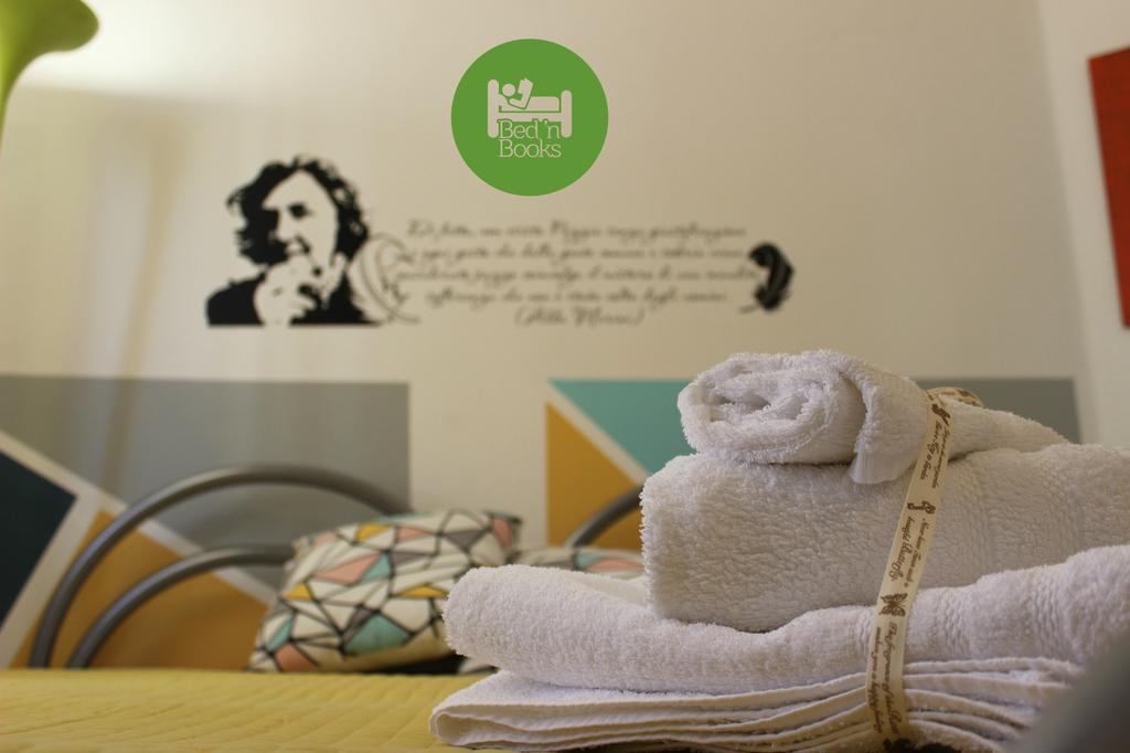 לינה וארוחת בוקר סאסארי Bed 'N Books מראה חיצוני תמונה